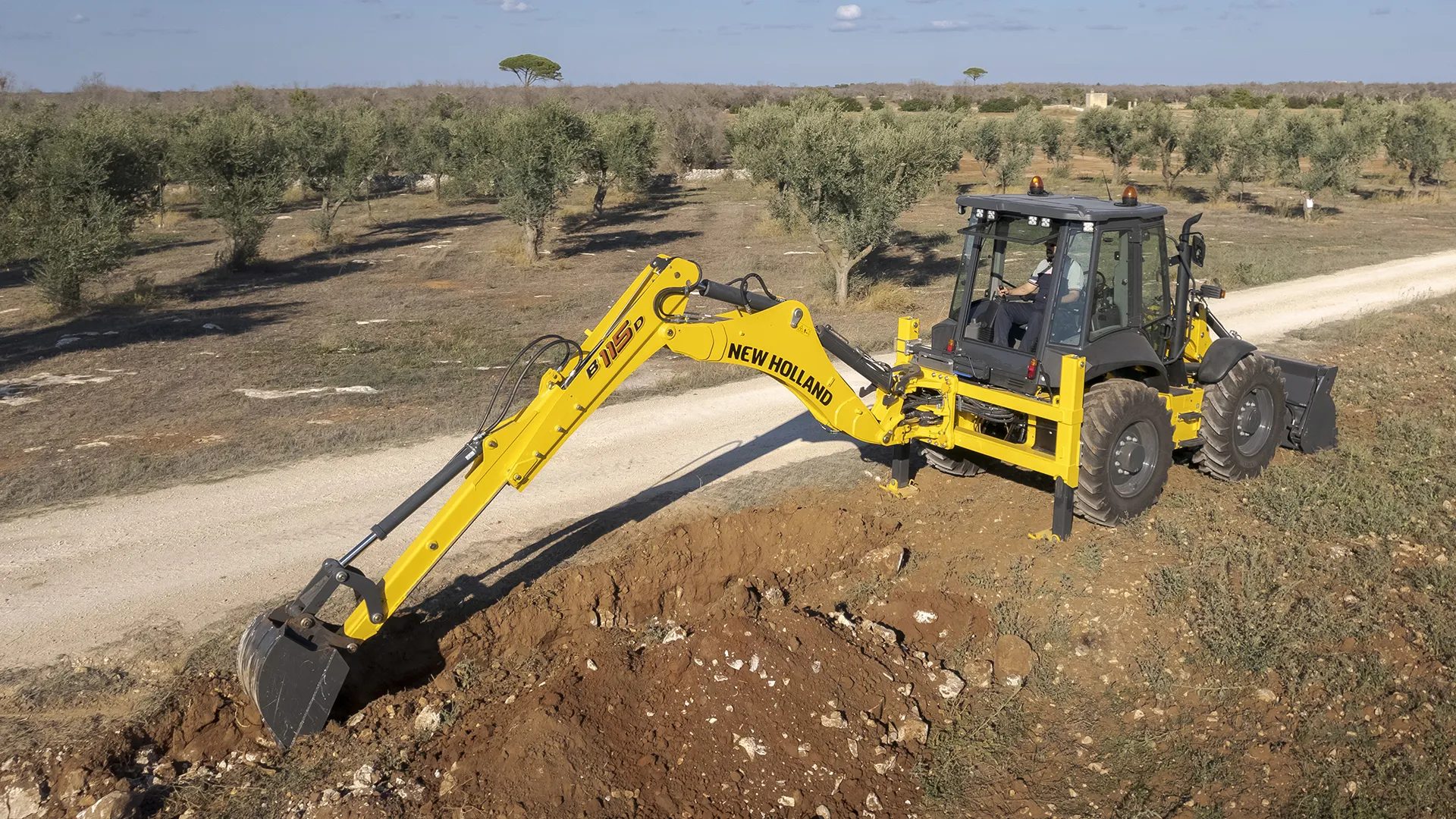 Optional rear auxiliary hydraulics
