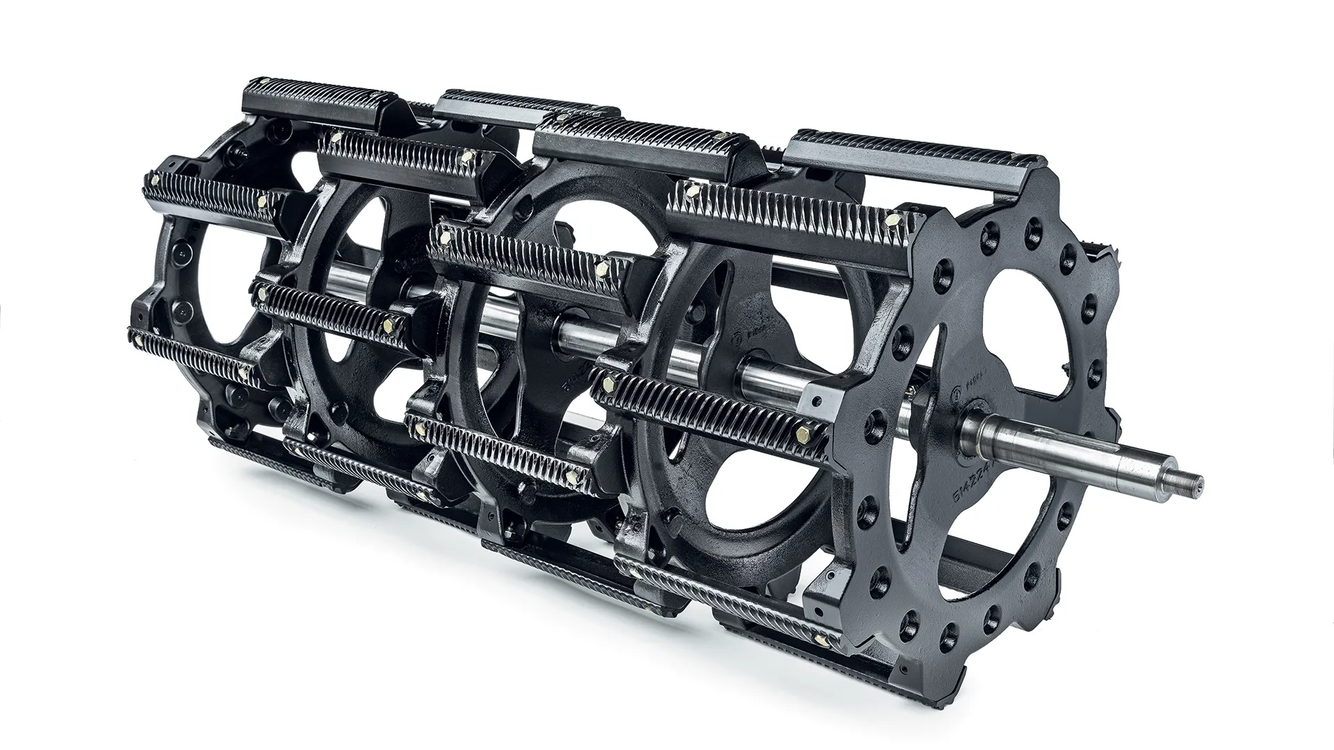 ULTRA-FLOW™ STAGGERED DRUM FOR MORE EFFICIENT THRESHING