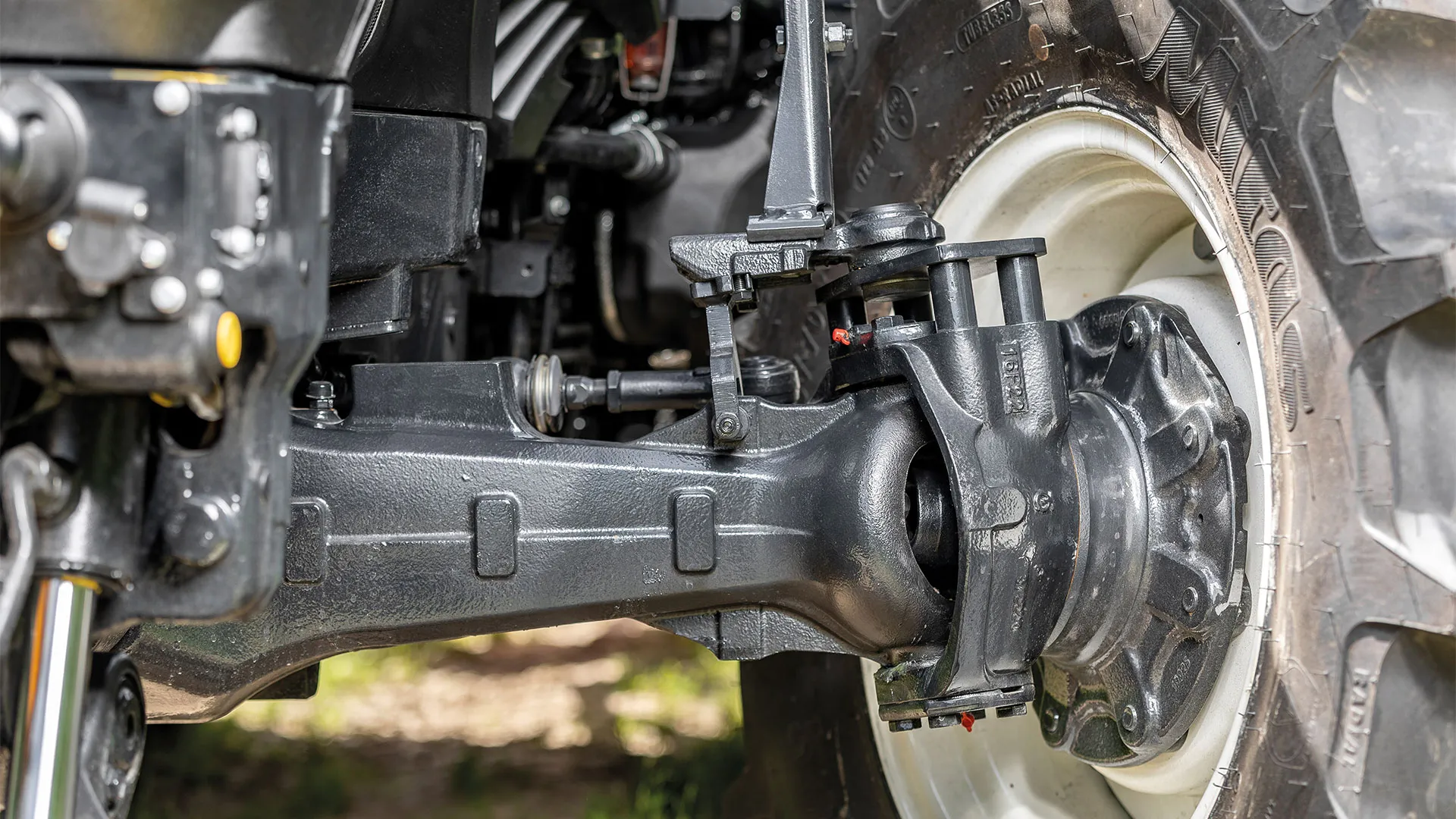 AXLES AND TYRES