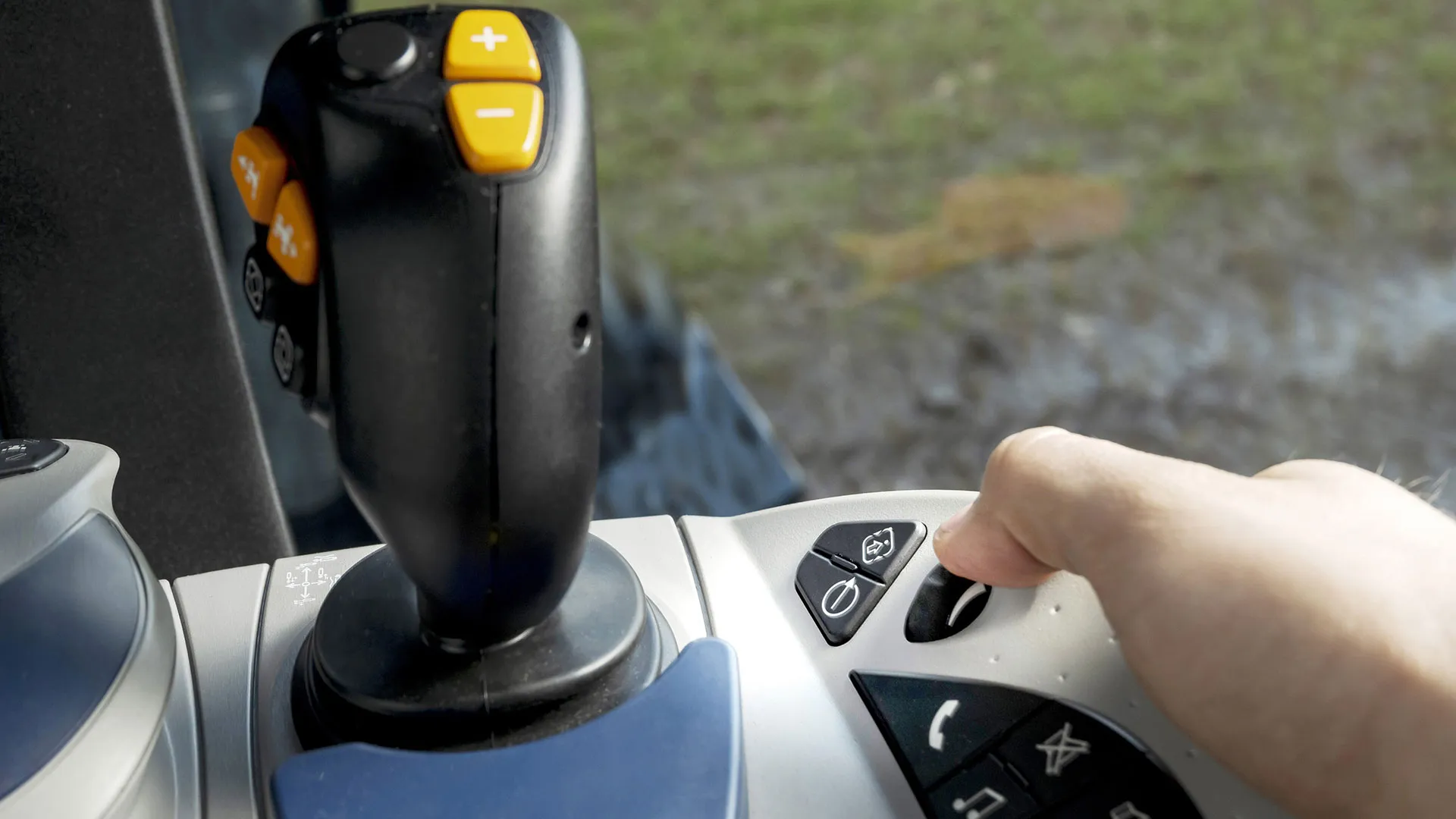 MAIN CONTROLS